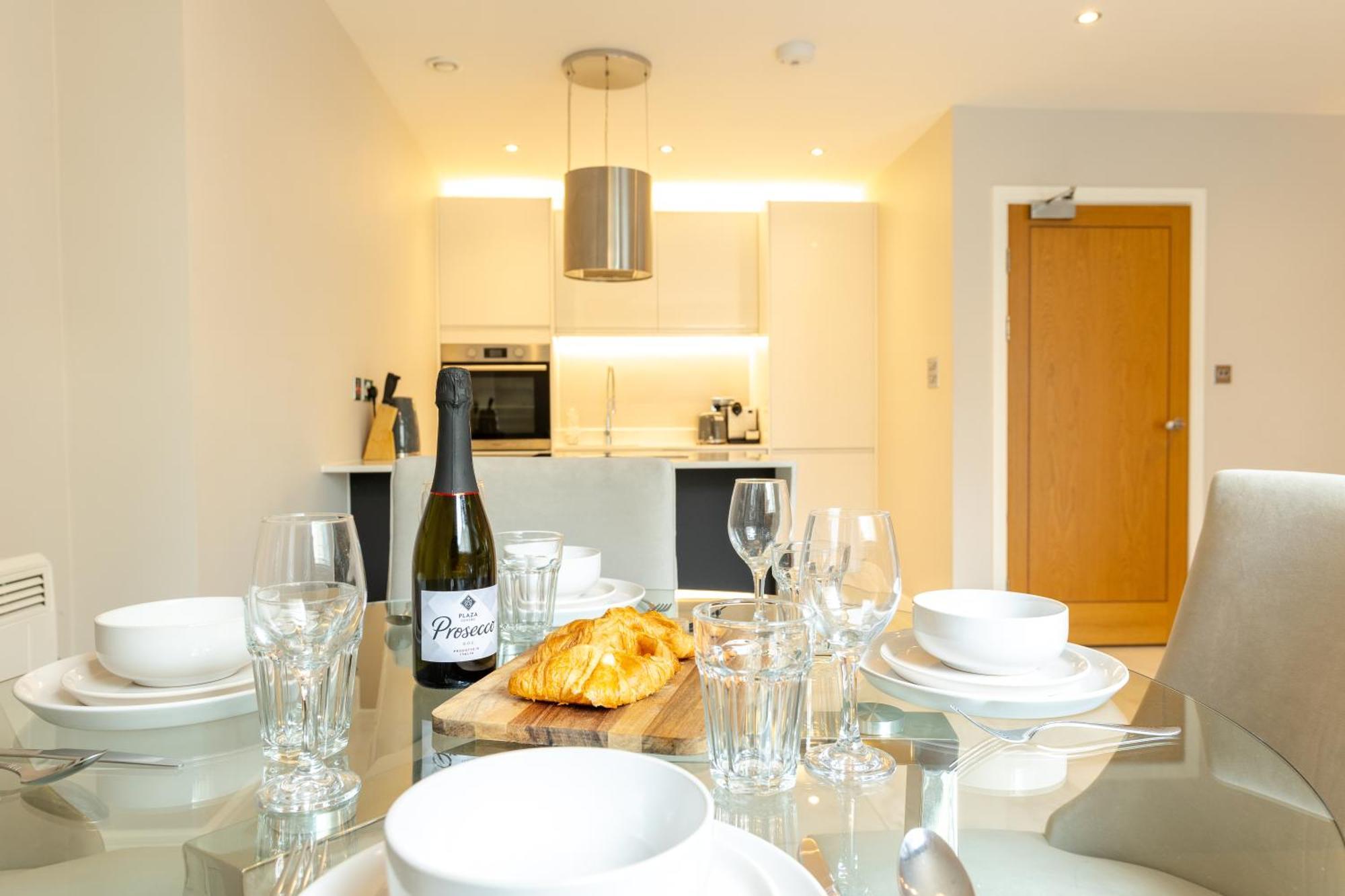 Exclusive Cardiff City Centre Apartment מראה חיצוני תמונה
